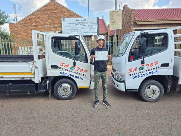 driving test instructor car